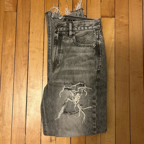 American Eagle Ripped Jeans - Picture 2 of 4